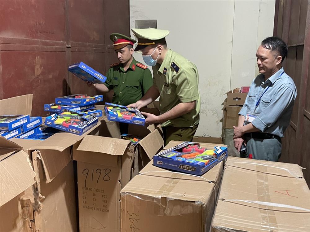 Thu giữ 560 khẩu súng đồ chơi nguy hiểm, mang tính bạo lực